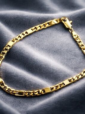 Gold Figaro Chain Bracelet